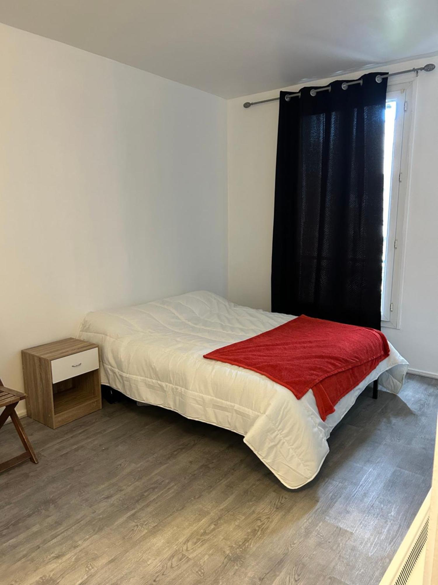 Studio Tres Lumineux Et Equipee En Pleine Avenue ! Le Kremlin-Bicetre Ngoại thất bức ảnh